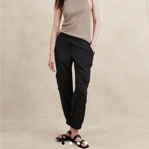 Banana Republic Black Twill Cargo Joggers Women’s Medium